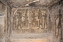 Relief et peinture murale